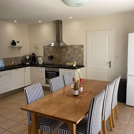 Willa Comfortable With Jacuzzi