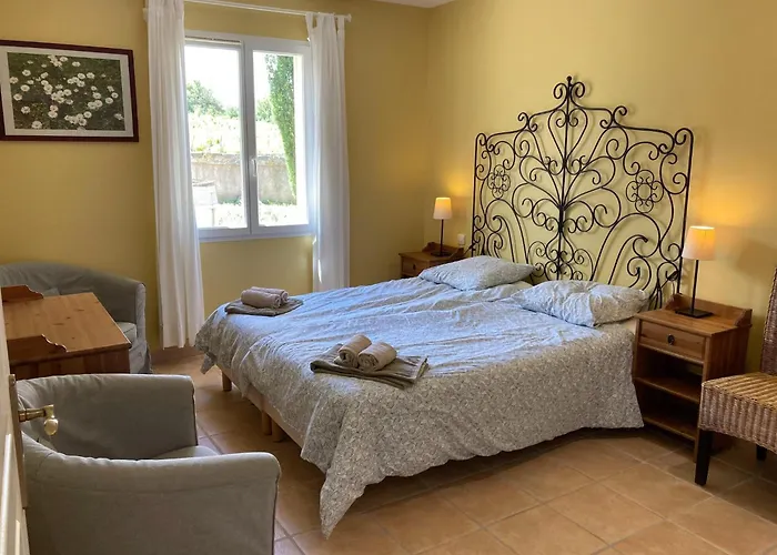 Villa Comfortable With Jacuzzi *