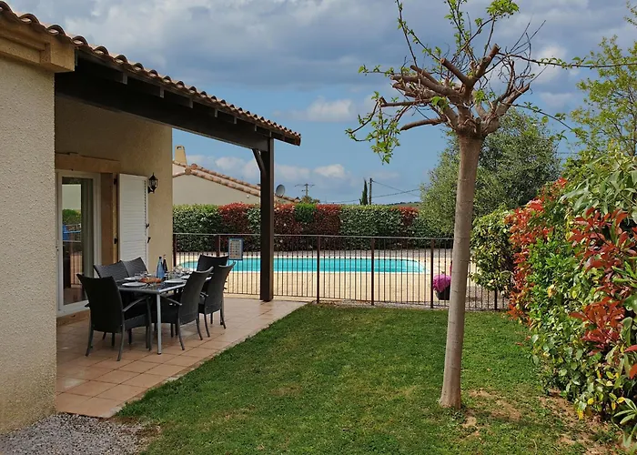 Comfortable With Jacuzzi Villa *