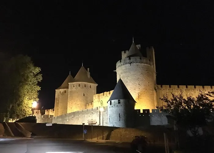Villa Comfortable With Jacuzzi Montbrun-des-Corbières