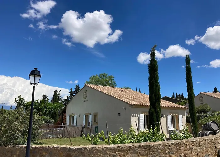 Villa Comfortable With Jacuzzi *