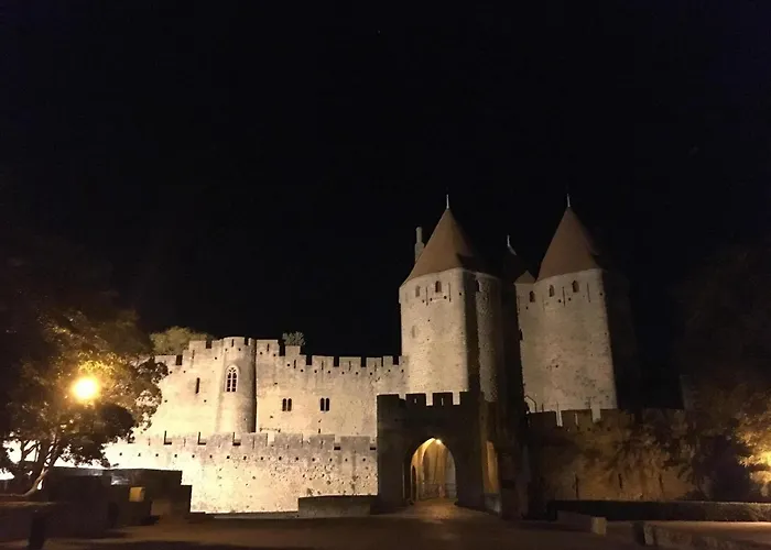 Villa Comfortable With Jacuzzi Montbrun-des-Corbières