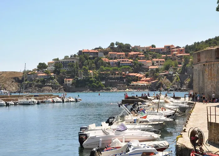 Comfortable With Jacuzzi Villa *